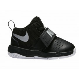 Tenis Nike Team Hustle D 8 TD para niño