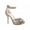 Sandalia lisa Nine West oro